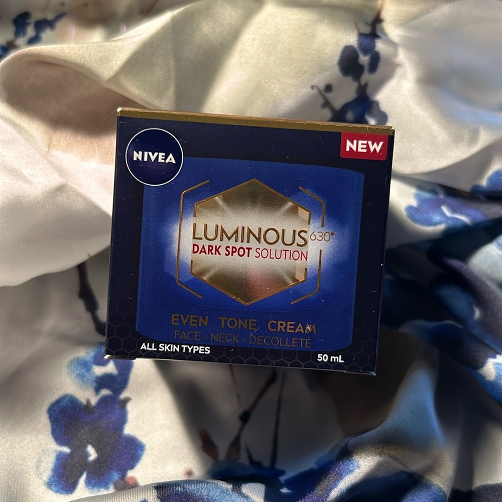 Nivea, Luminous Dark Spot Solution cream